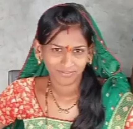 तळवाडे येथील महिलेची हत्या की आत्महत्या ?