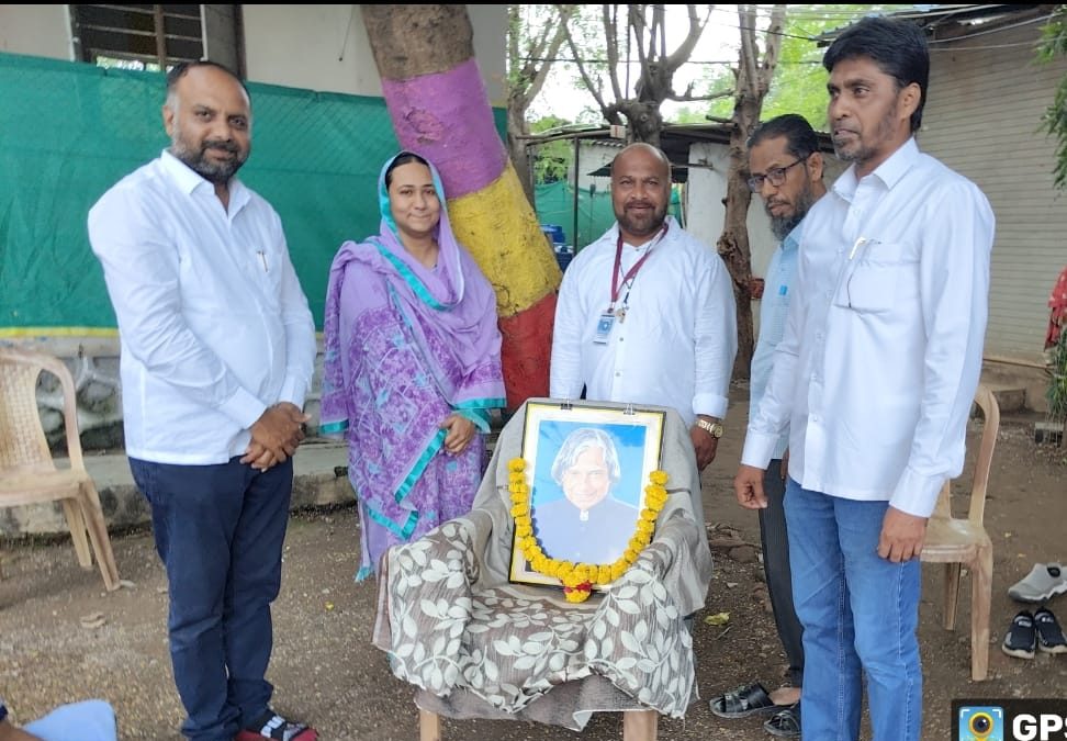 एच.ए.के.हायस्कूल अँड ज्यु. कॉलेज,मनमाड मध्ये वाचन प्रेरणा दिन साजरा