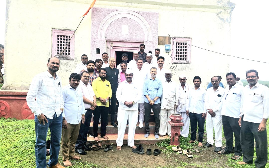 माजी खासदार विकास महात्मे यांचा नांदूर मध्यमेश्वर होळकर वाडा पाहणी दौरा