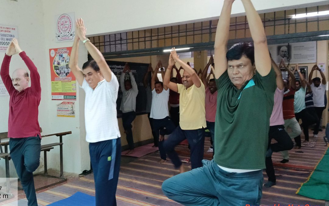 मनमाड महाविद्यालयात जागतिक योग दिन साजरा