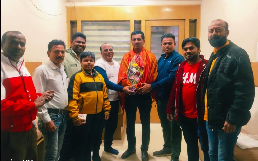 मनमाड क्रिकेट असोसिएशनच्या वतीने नगराध्यक्ष योगेश पाटील यांचा सत्कार