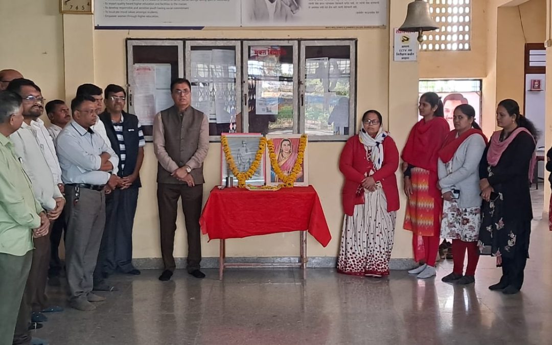 मनमाड महाविद्यालयात राजमाता जिजाऊ व स्वामी विवेकानंद जयंती उत्साहात साजरी
