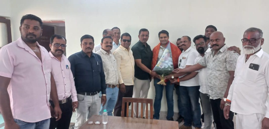 मनमाडला अंडरपास व फ्लायओवरची अत्यंत गरज : आ.कांदे यांची रेल्वे बोर्डाला मागणी