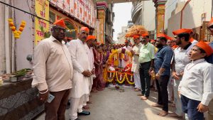मनमाड चे आराध्य दैवत श्री निलमणी गणेशाच्या पार्थिव मूर्तीच्या पालखी  विसर्जन मिरवणुकीत व्यसन मुक्तीचा सामाजिक संदेश
